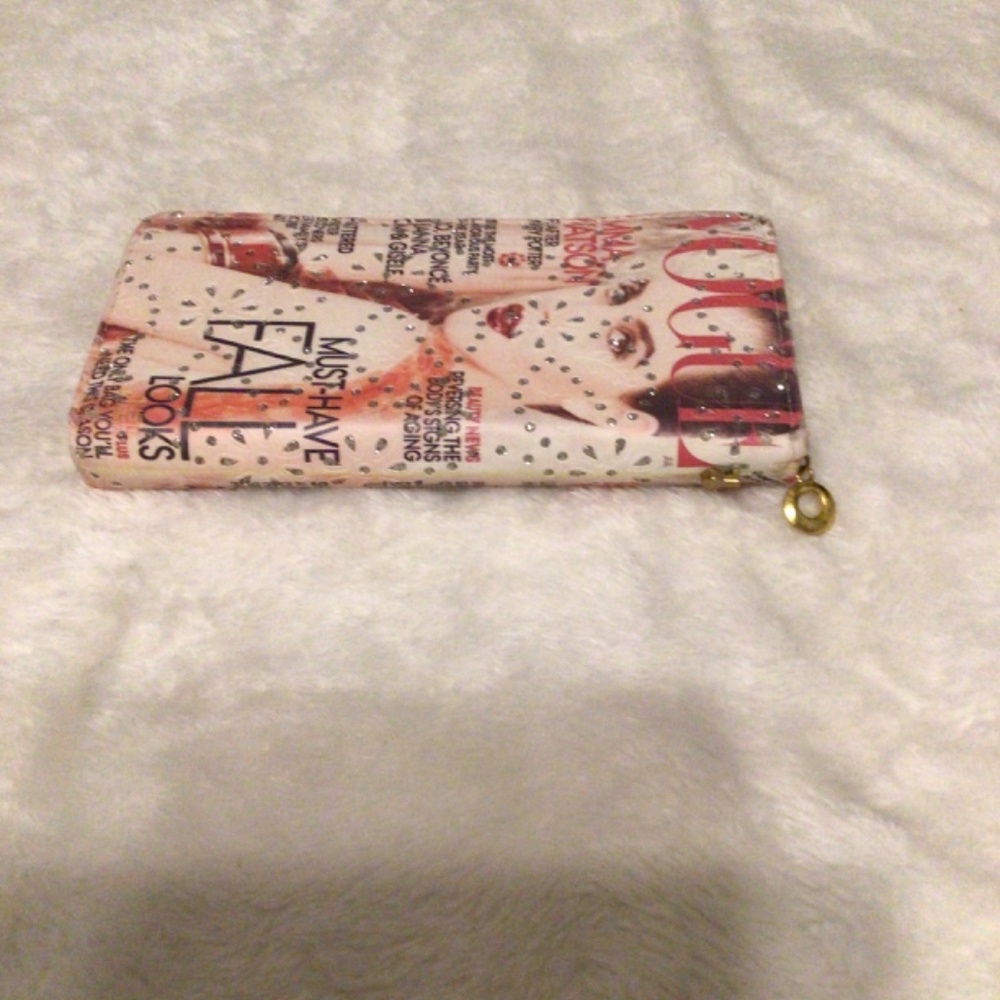 Vogue wallet or clutch - Picture 7 of 8